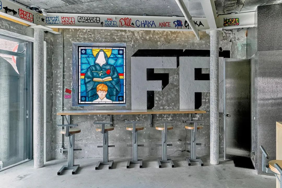 Fucking Awesome 首尔旗舰店和酒吧丨韩国首尔-10