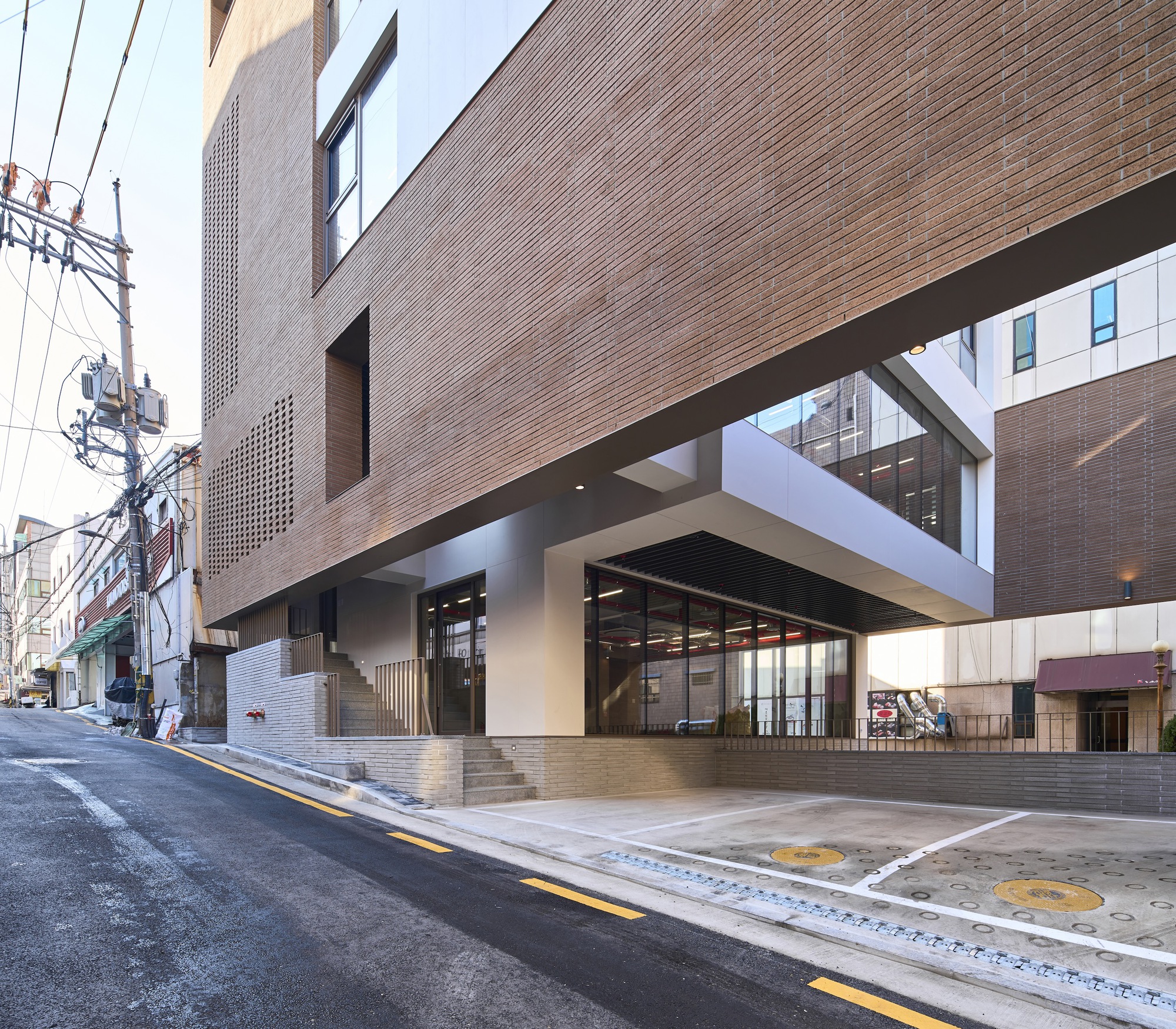 Seocho Staircase Neighborhood Living Facilities / mlnp architects-14