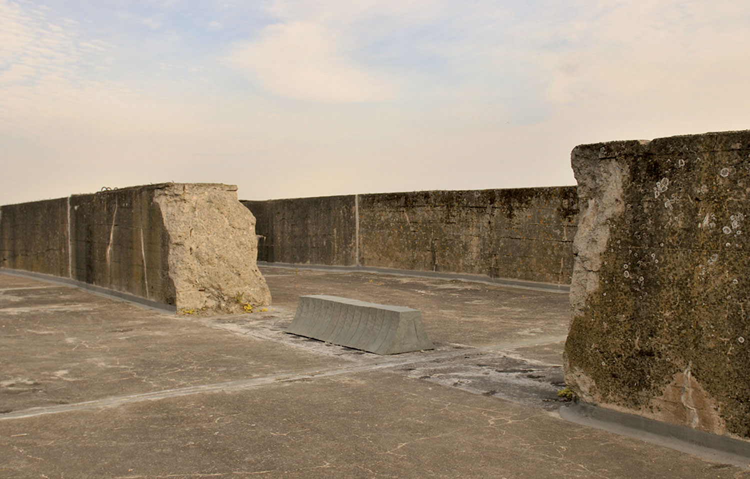 封锁银行；阻止银行（具体含义需根据语境判断，这里按照一般短语字面逻辑翻译） -14