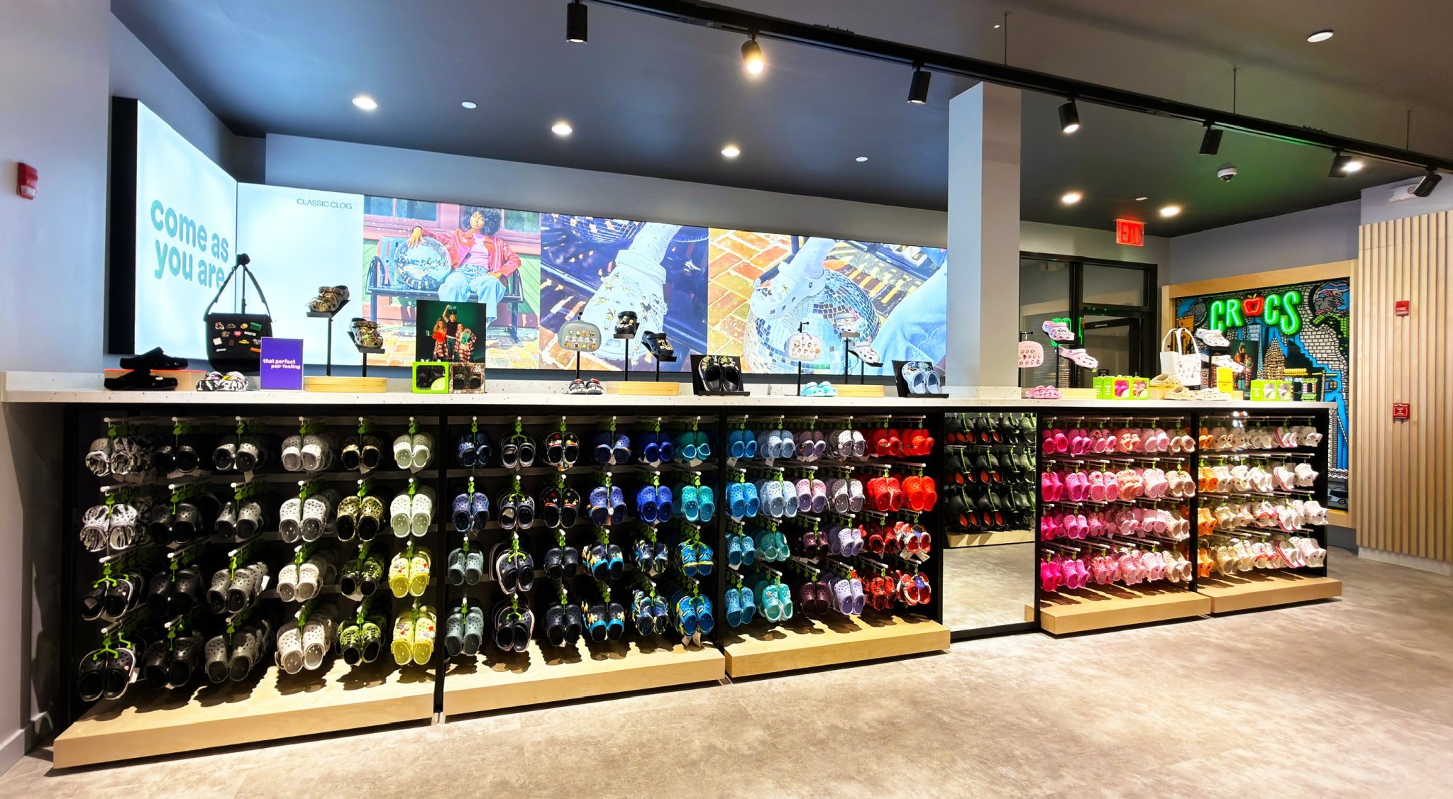 纽约34街Crocs门店翻新丨美国纽约丨Briggs Hillier-12