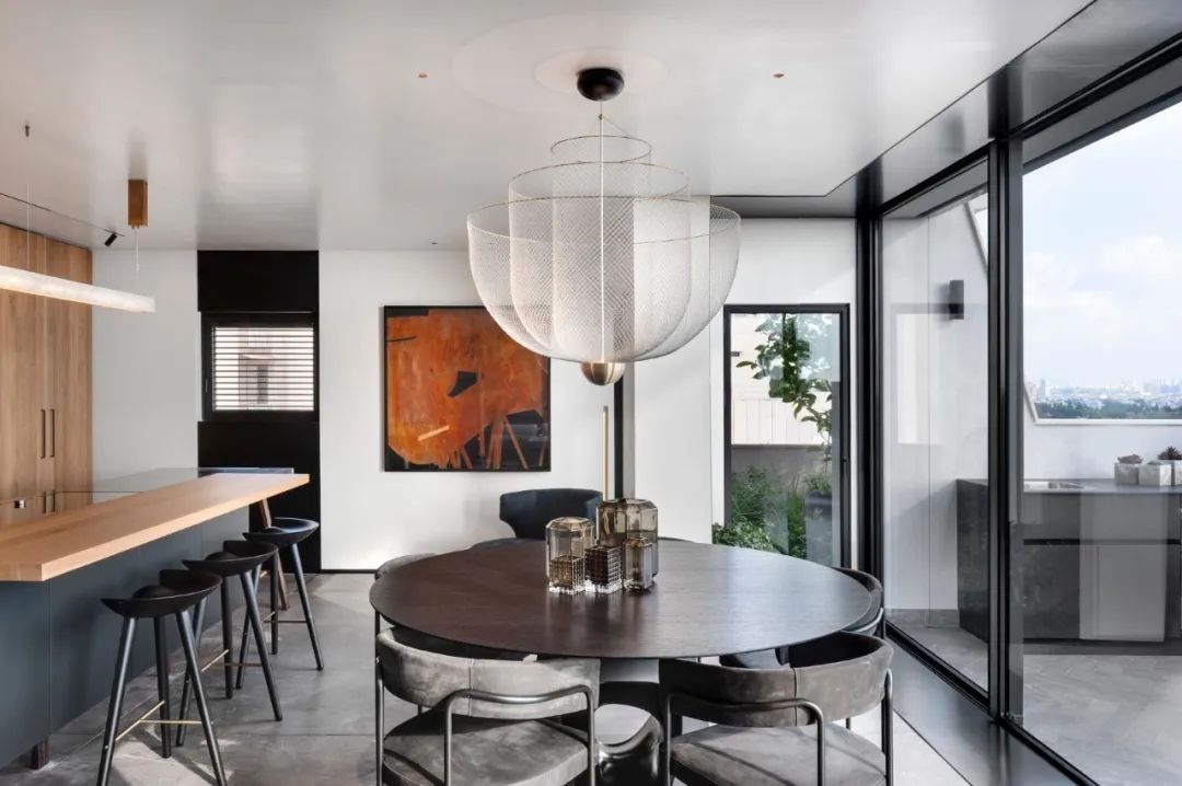 特拉维夫顶层住宅,黑白色调的时尚空间-26