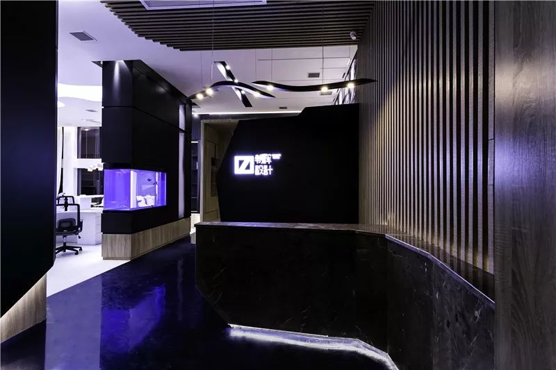 白色敬畏,现代办公空间的艺术探索-17