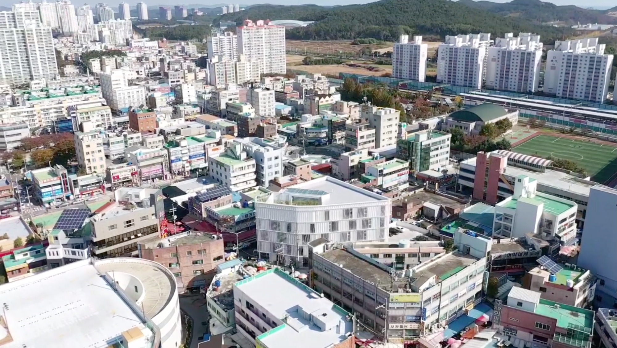 MIPS a Museum Embracing Building / KEAB-23