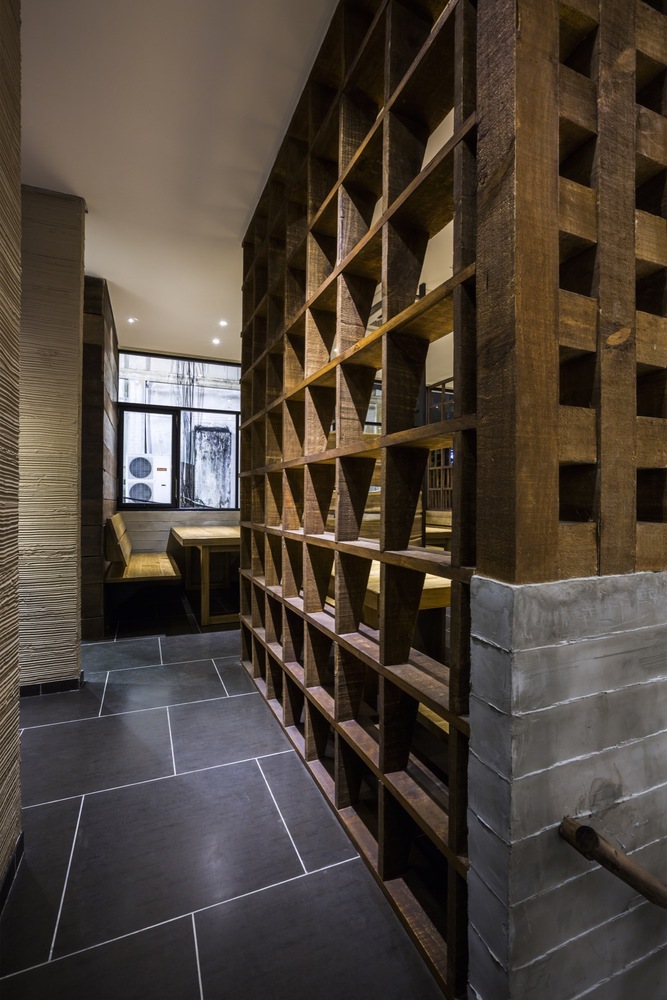 喧嚣中的宁静空间——越南胡志明市“Syunkato Soba”餐厅设计-38