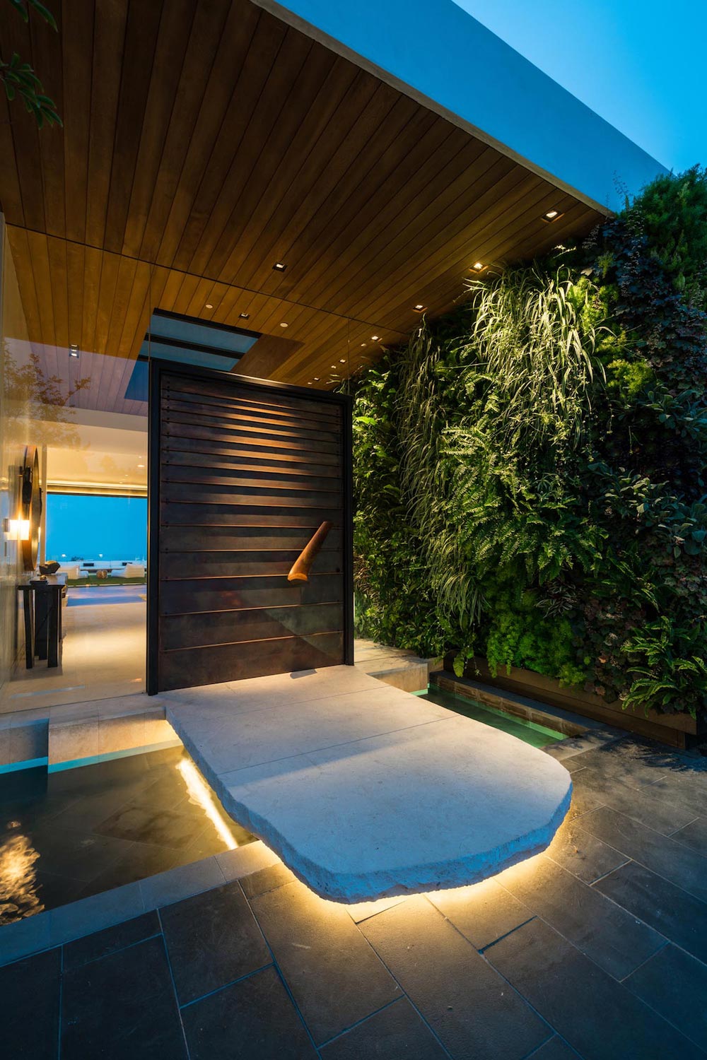 Warm, industrial and sophisticated environment of a Beverly Hills one story house by Mayes Office   CAANdesign  Architecture and home design blog-9