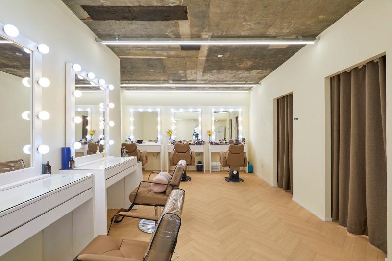 简约 20 坪美妆店设计-4