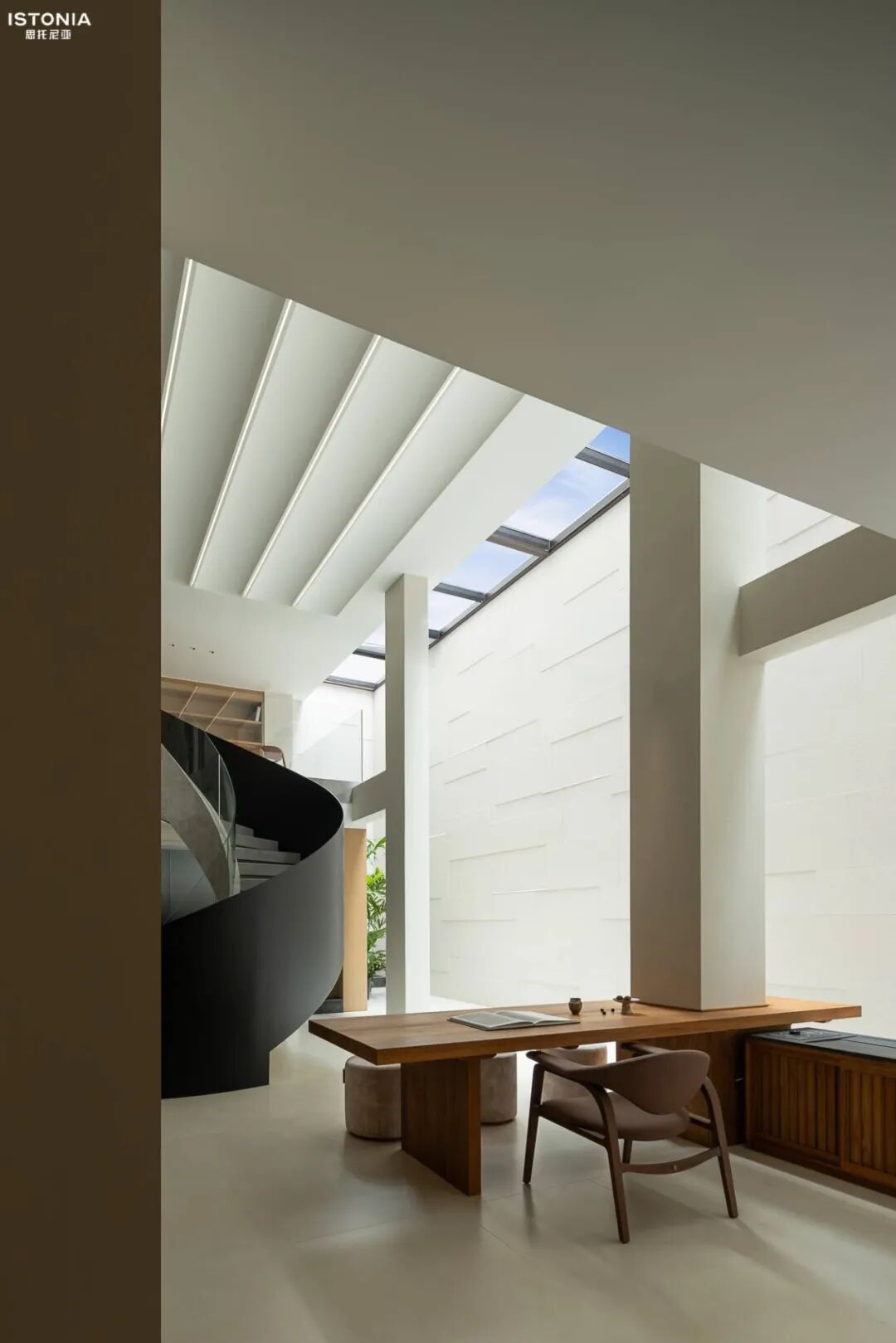ISTONIA|现代风木质美学构筑的雅致空间-15