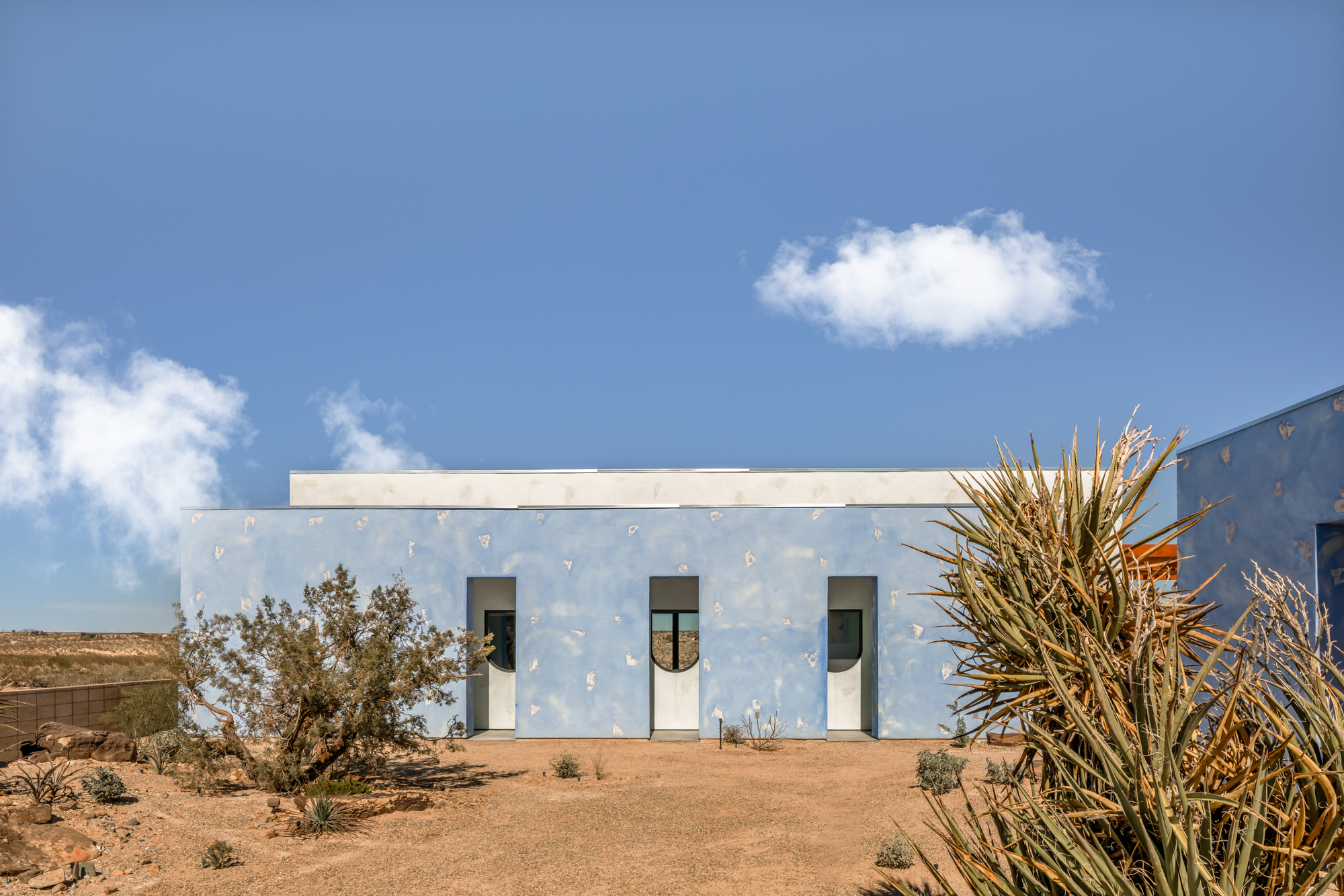 丨美国丨Studio AdM-32