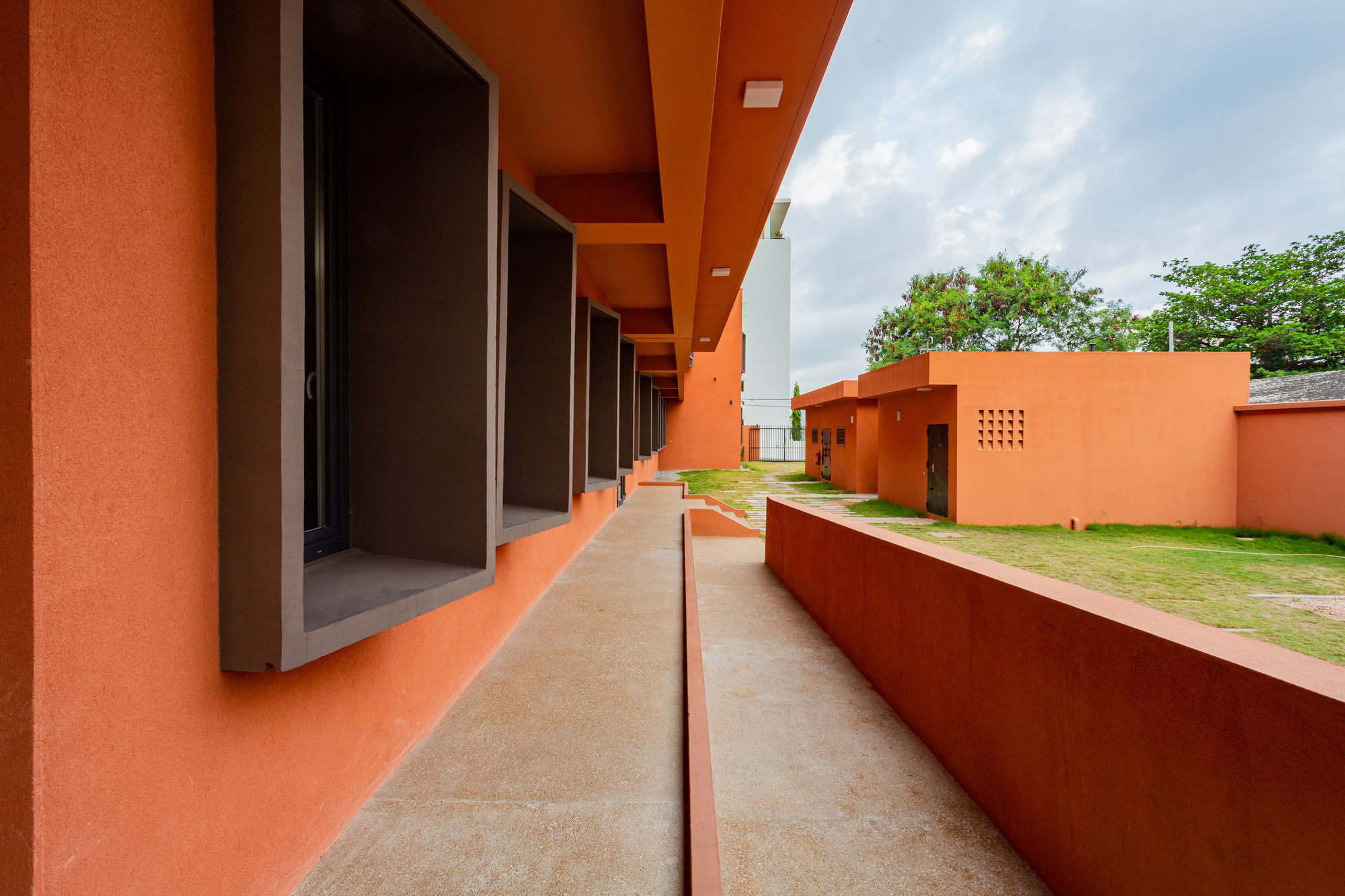 塞莫内中心丨贝宁丨COBLOC Architecture-18