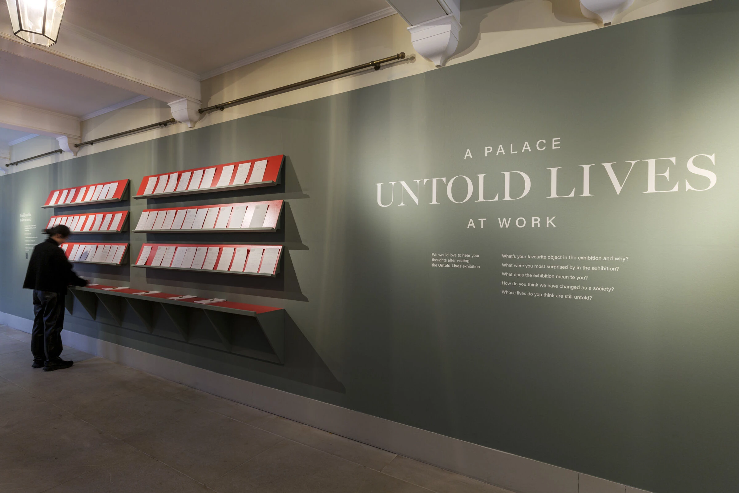 “Untold Lives”展览设计丨英国伦敦丨Nissen Richards Studio-38