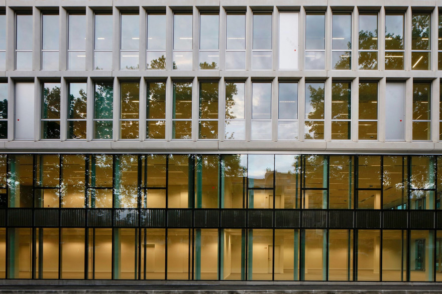 法国图卢兹“河畔”办公楼设计-30