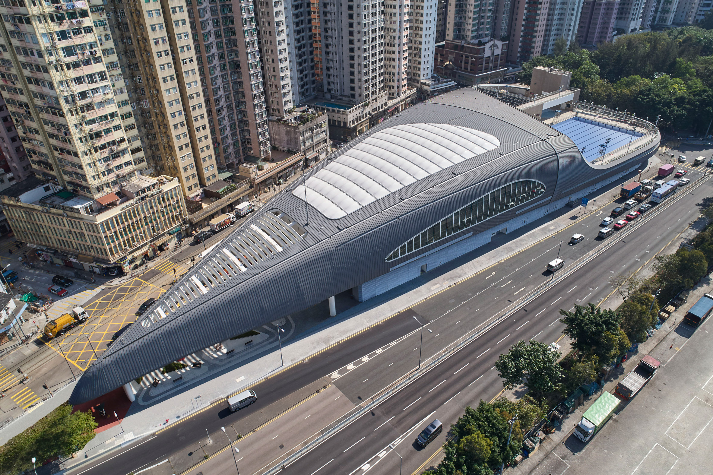 Farrells designs shell-like roof to encase swimming pool on Hong Kong seafront-4