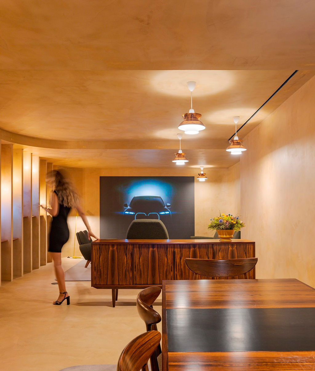 "葡萄牙波尔图 BMCAR 宝马展示厅 | 家的概念，温馨的汽车体验"-27