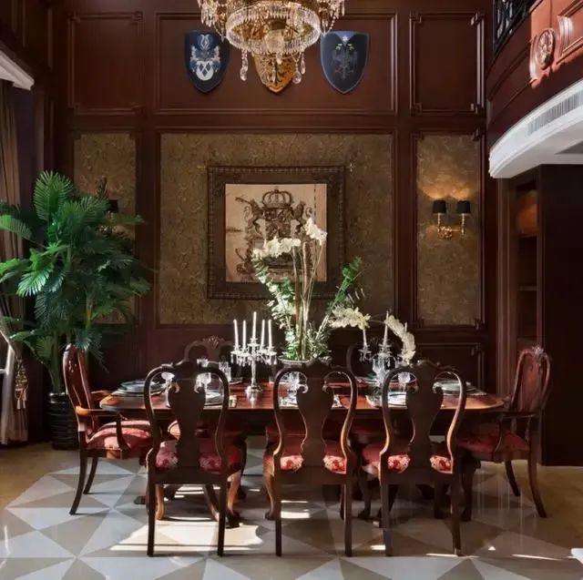 叶胤祥打造 482 平欧式别墅，再现复古优雅-7