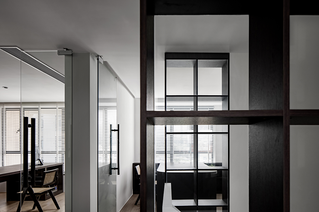 黑白自由办公空间丨中国惠州丨睿创质造空间设计-43