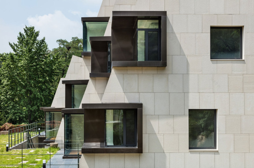 A Unique Mountainside Home in Seoul, South Korea-13