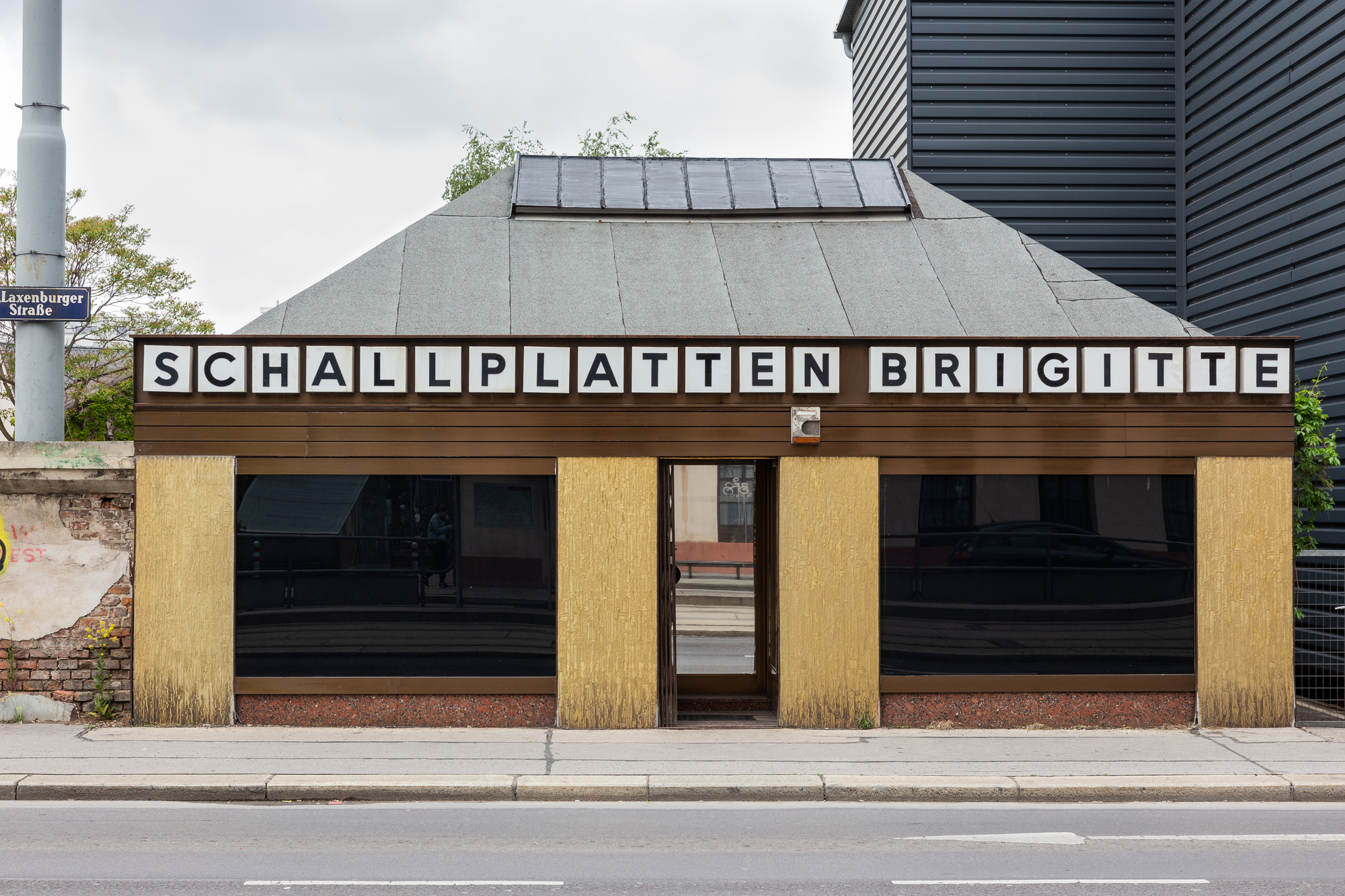 再现经典,三地艺术空间中的“LAX 酒吧”-33