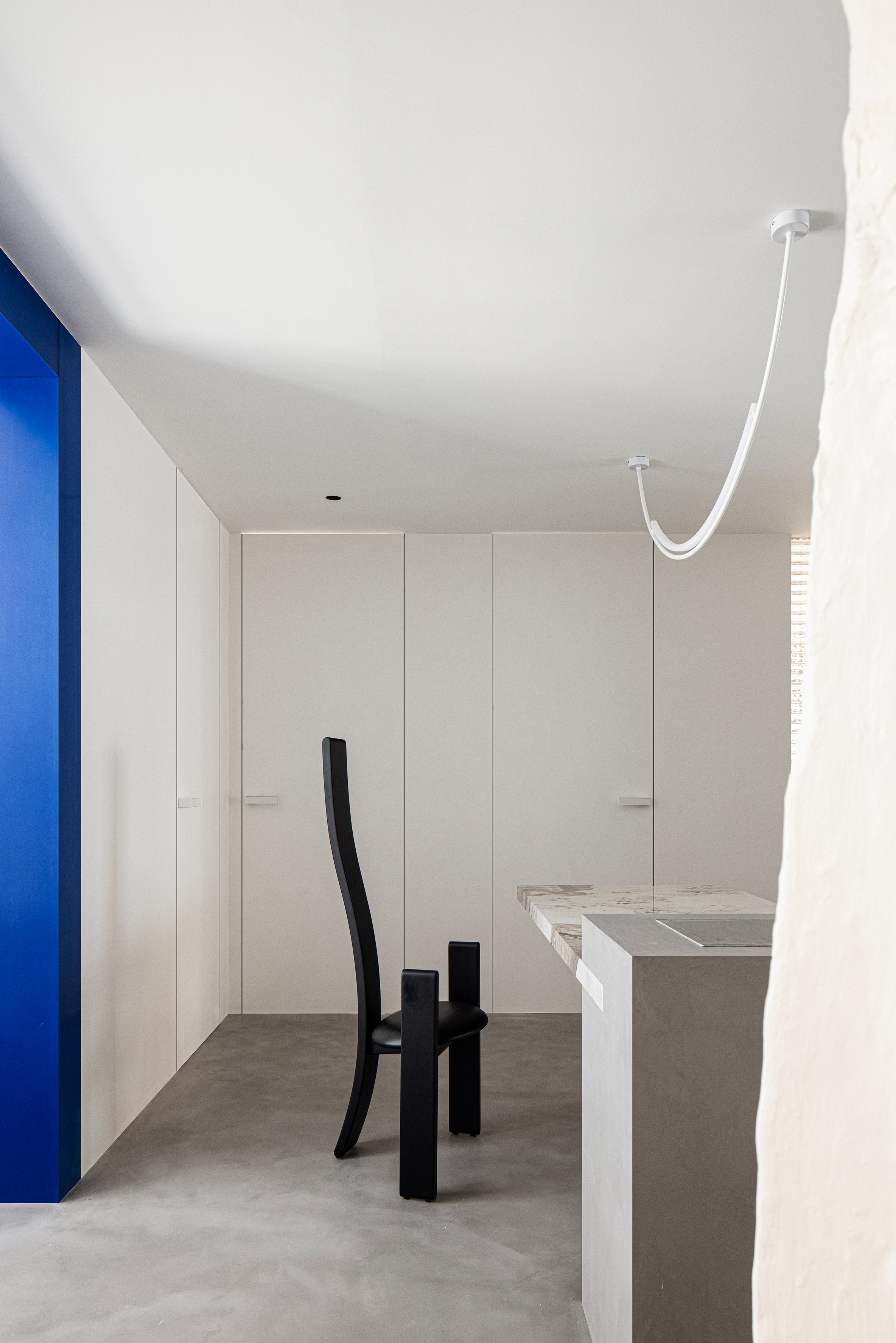 寻心归处,留白与蓝的极简居所丨中国上海-48