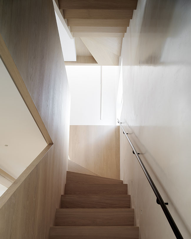 Market Mews by Ampuero Yutronic | A Modern Retreat in a Historic Conservation Area-10