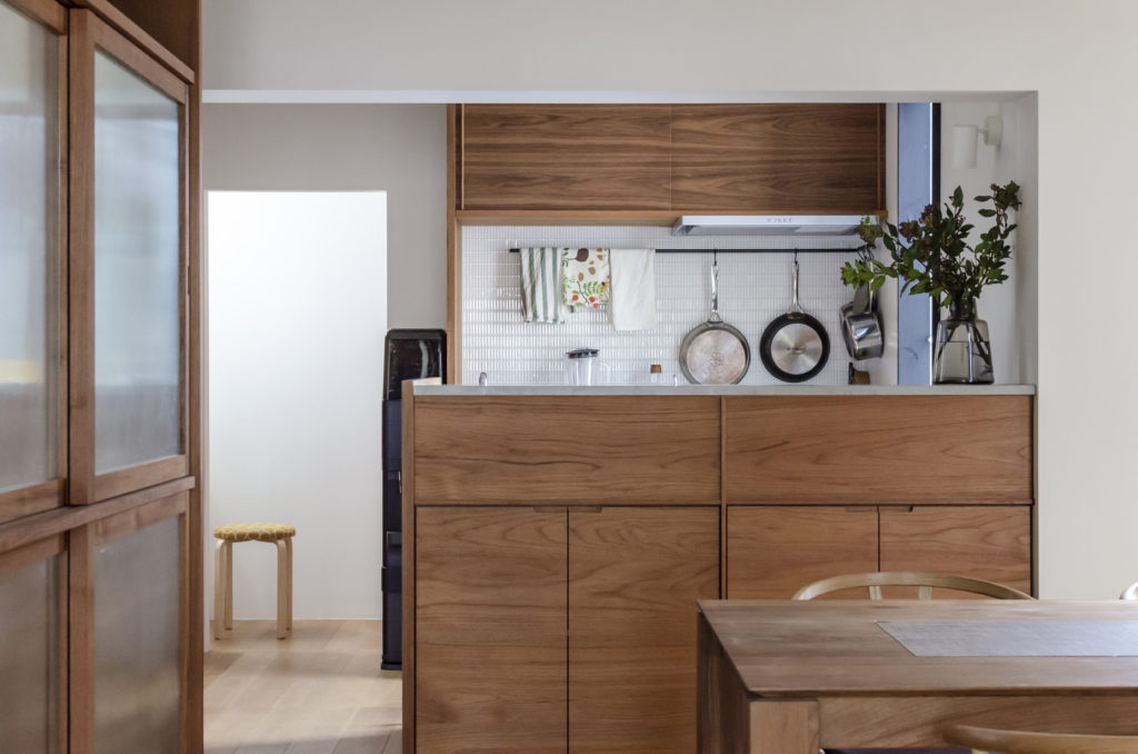 シックで落ち着きのある住空間建築と自然の力で生きる力が高まる | Style of Life | 100%LiFE-2