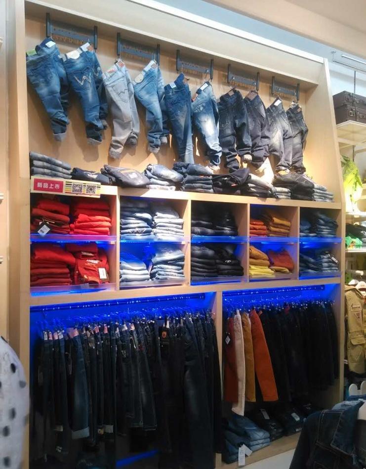 嘉峪关最大童装店开业盛况-26