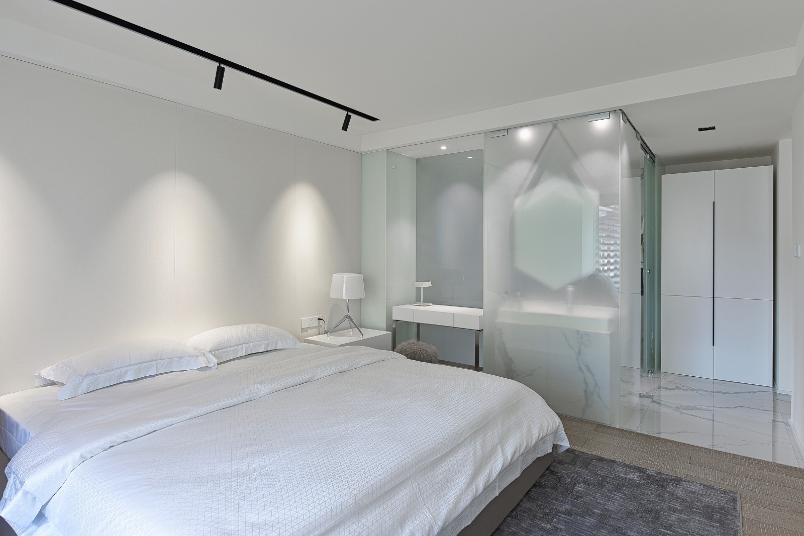 165㎡黑白现代,素简生活  王严民-37