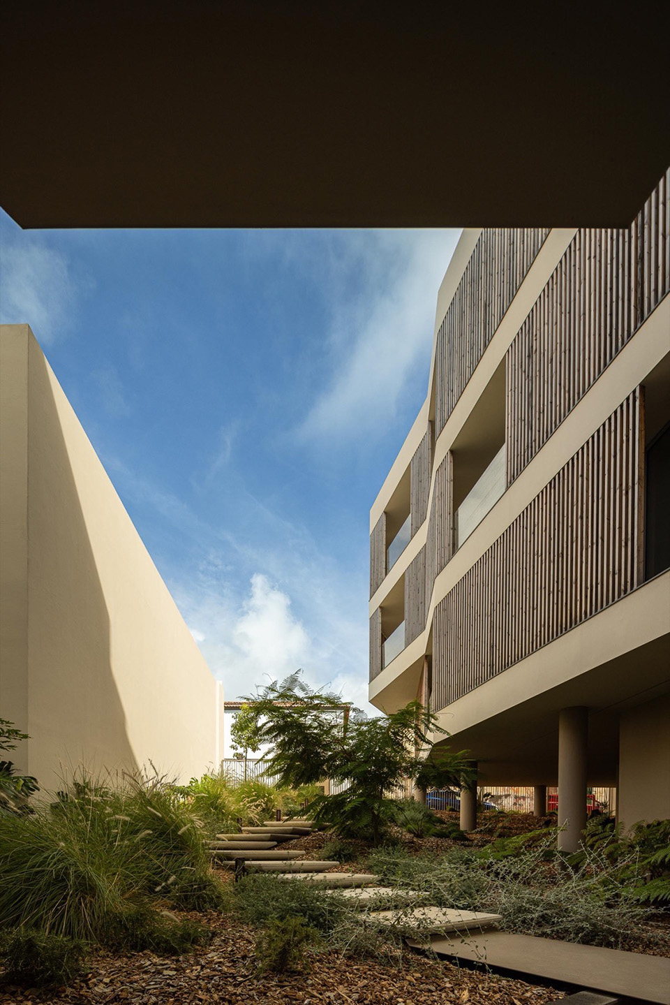 ERNESTO DO CANTO住宅区丨葡萄牙蓬塔德尔加达丨BOX arquitectos-183
