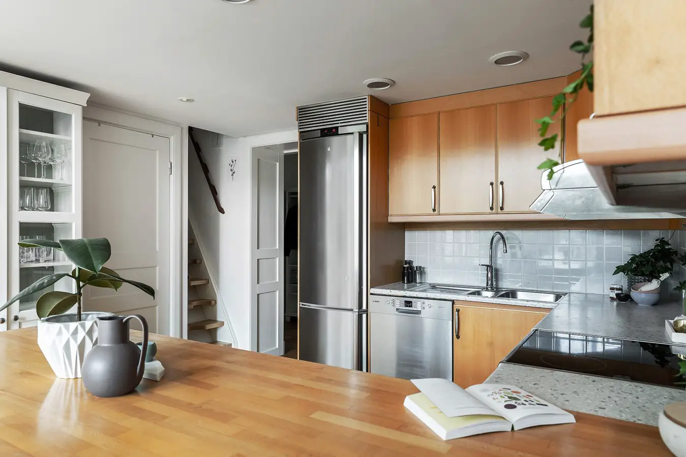 小户型巧用阁楼空间 打造明亮卧室-7