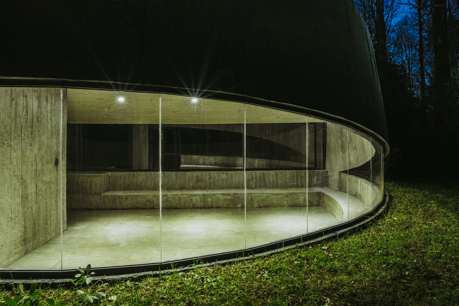 智利森林中的 Moholy 冥想空间丨José Peña-28