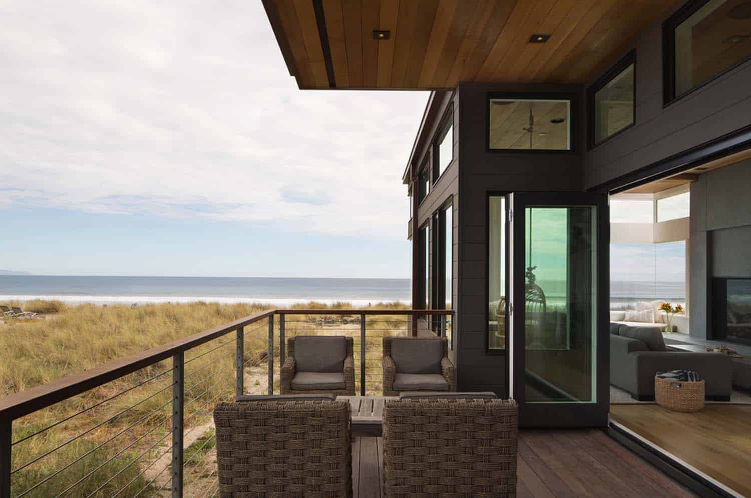 Seaside retreat celebrates indoor-outdoor living in Stinson Beach-7