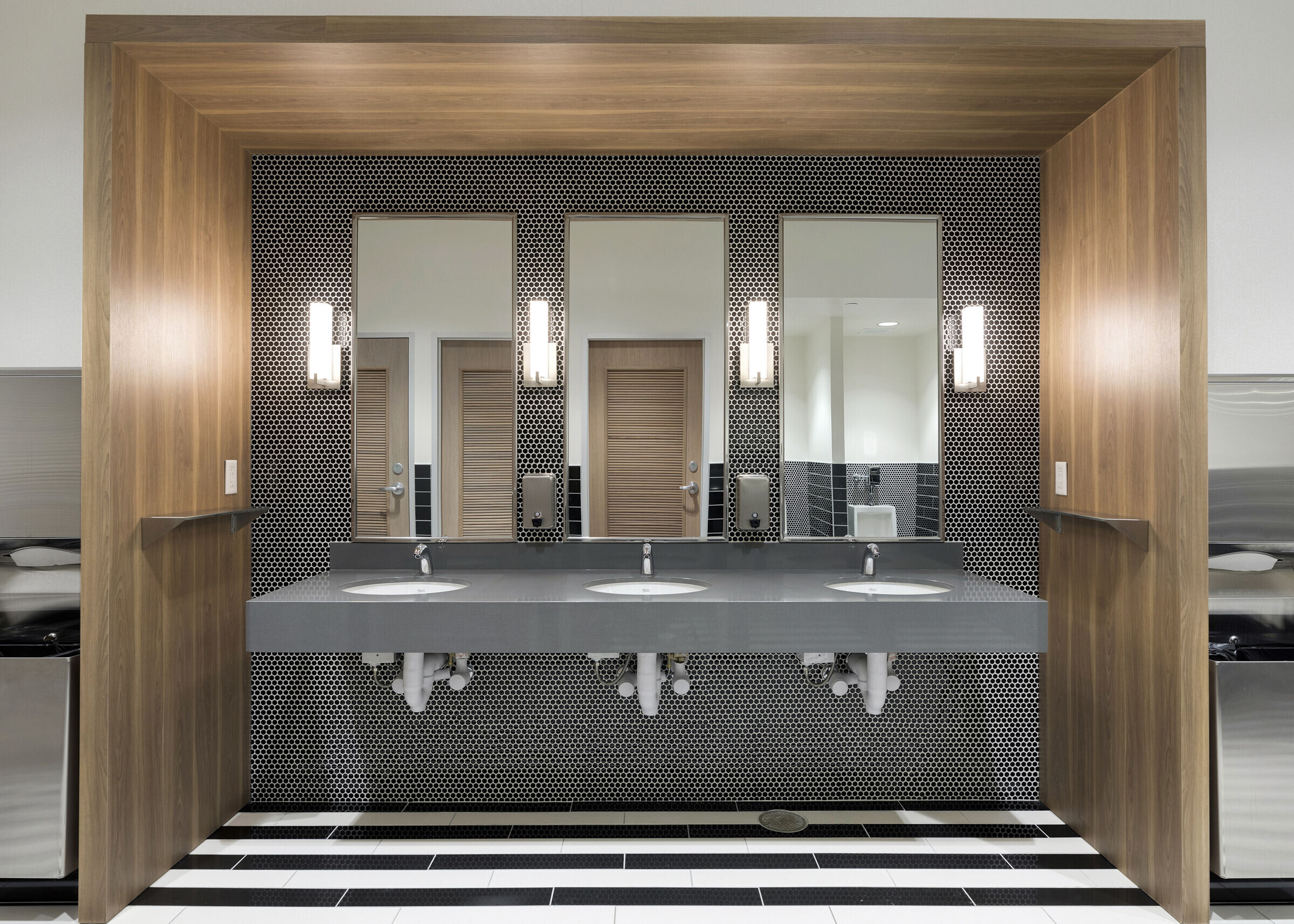 融入 HVAC 背景的活力办公空间-10