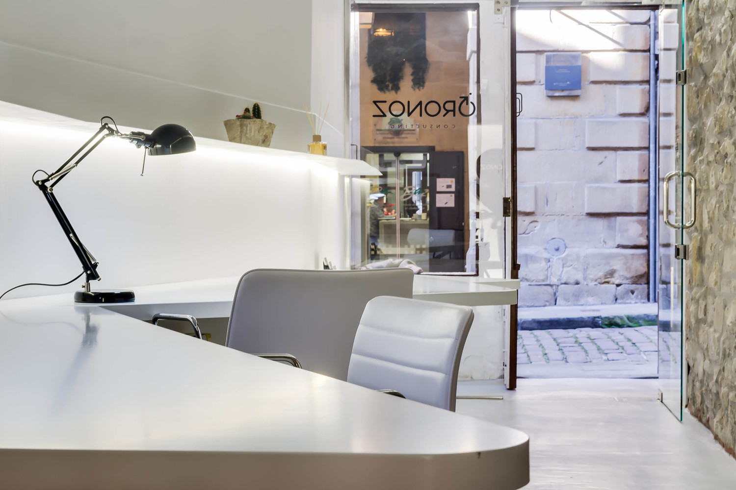 废弃空间的重生 · 历史中心的现代办公设计-42