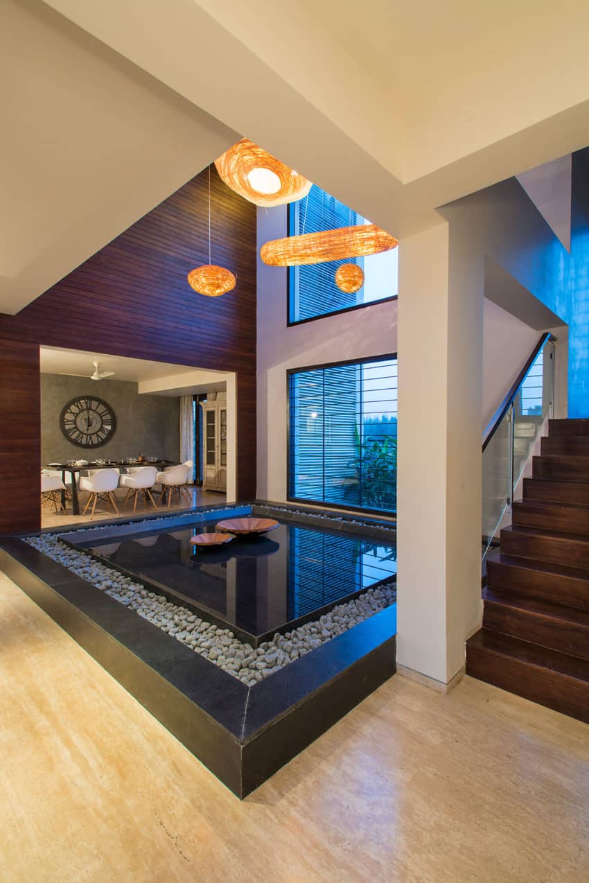 Clover Villa by Mistry Architects-11