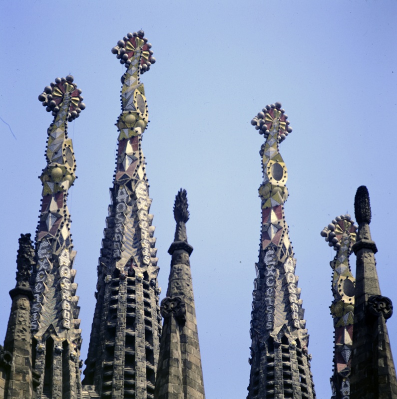 圣家赎罪堂工程续建丨西班牙巴塞罗那丨多位建筑师,如高迪,博内特等-16