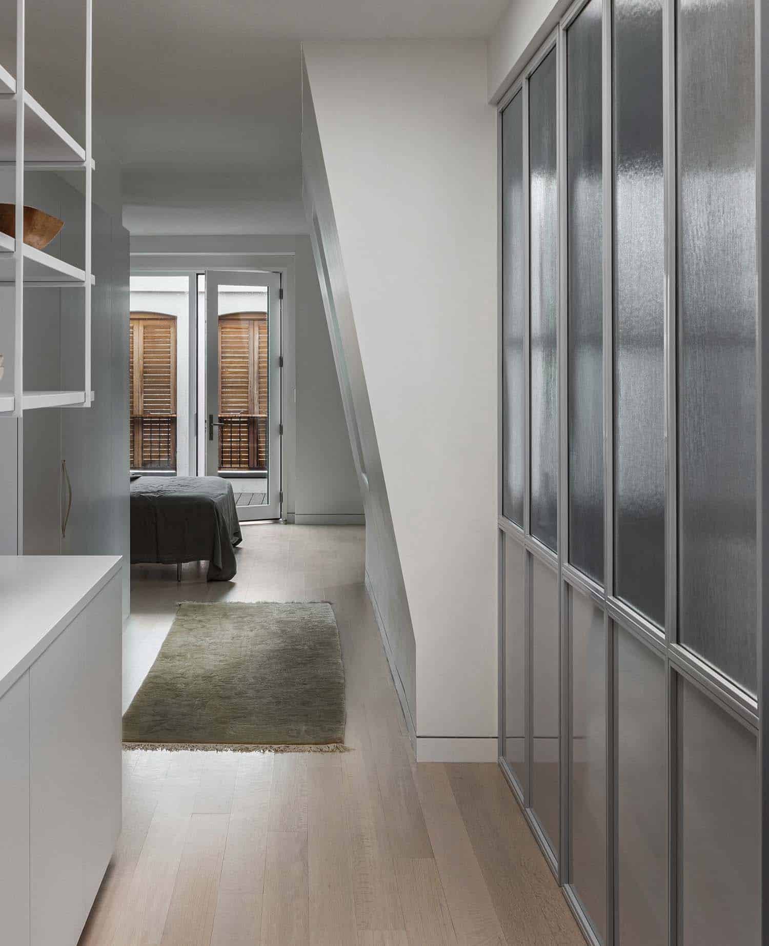 A modern renovation of a townhouse for empty nesters in Washington, DC-10