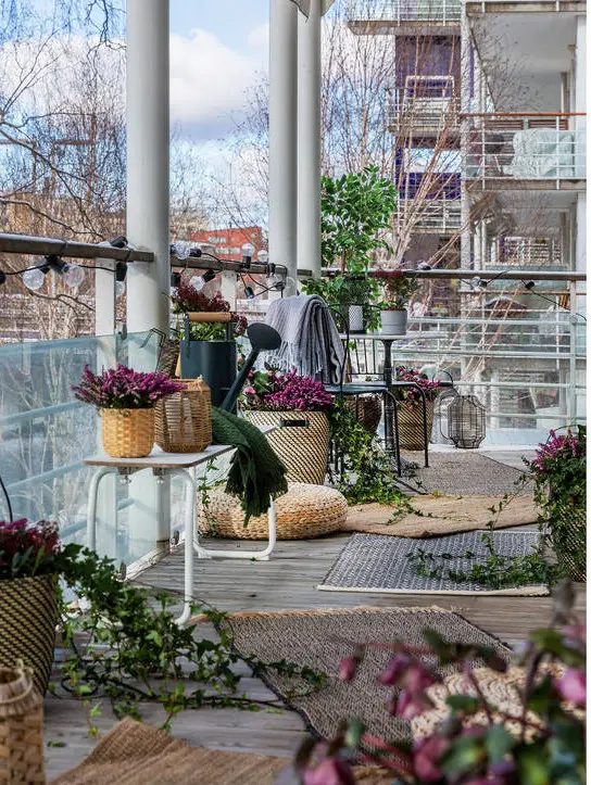 春日田园 | 自然材料打造的 82 平米绿色露台-4