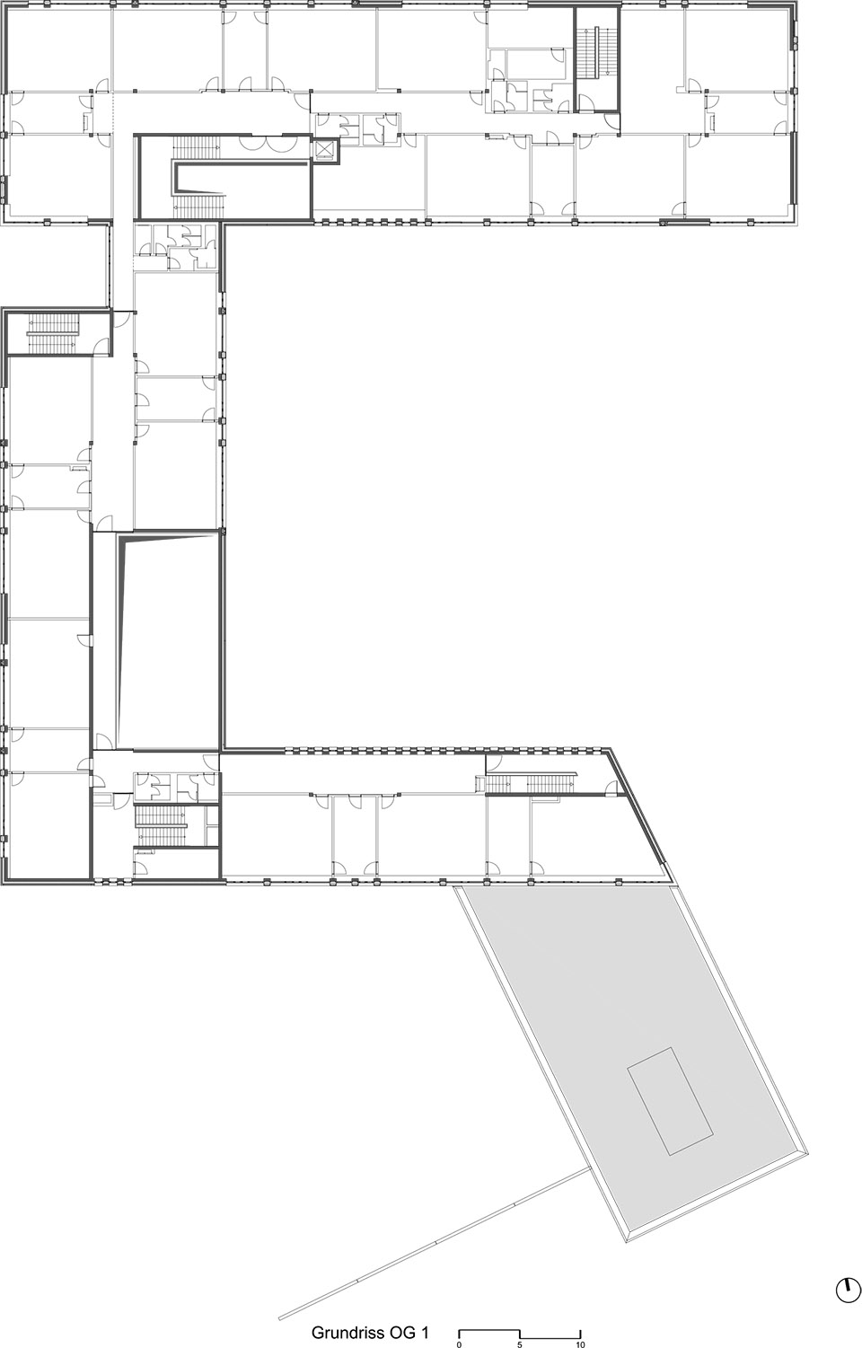 久洛·特里比希大学,学校扩建-36