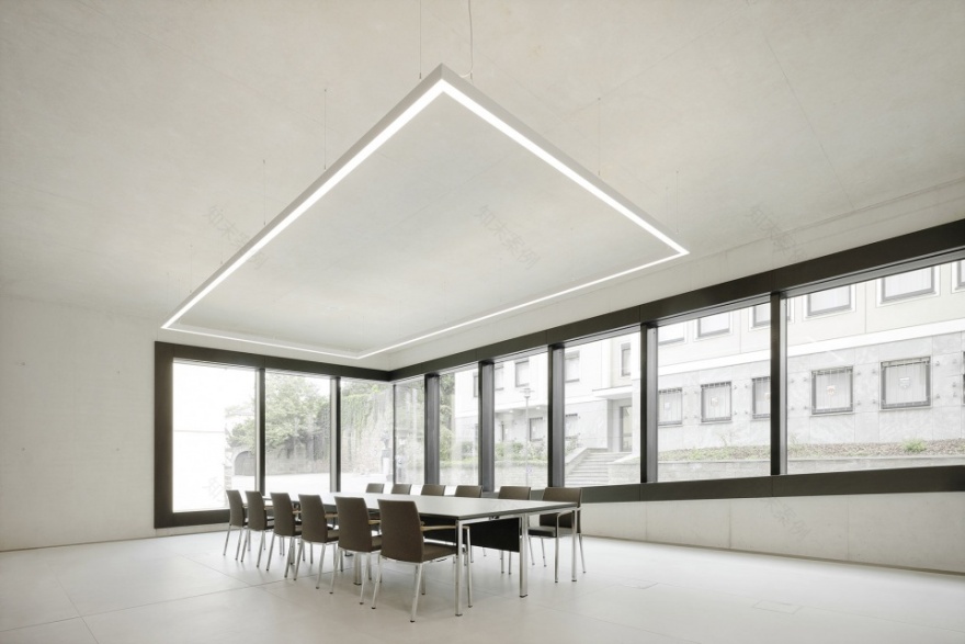 德国 Bad Kissingen 行政办公楼 · 错位立方体融入历史环境-26