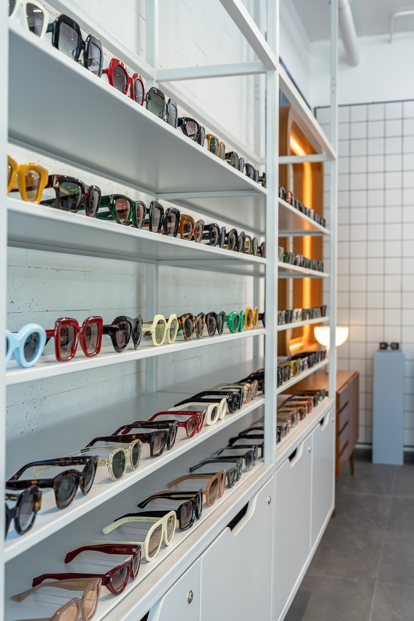 THE SUNGLASSCURATOR STORE 室内设计丨罗马尼亚布加勒斯特丨mihaelaabordeianu + Sobo Studio-22