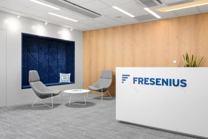 波兰 Fresenius 办公室设计 | 现代、实用、人性化-9