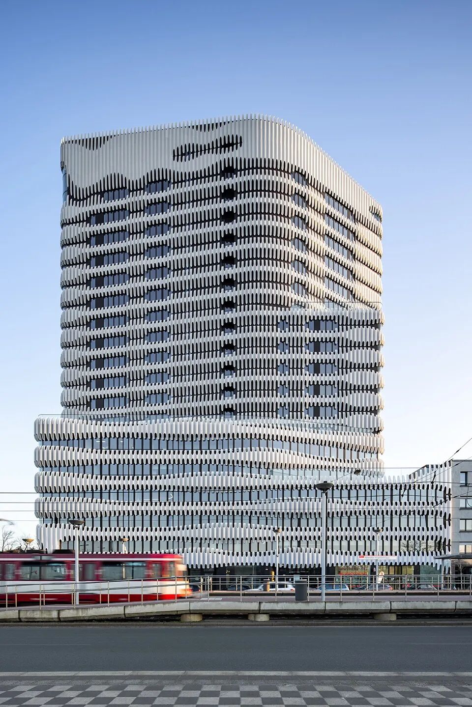 建筑实录|德国RKM740Tower医疗大楼-13