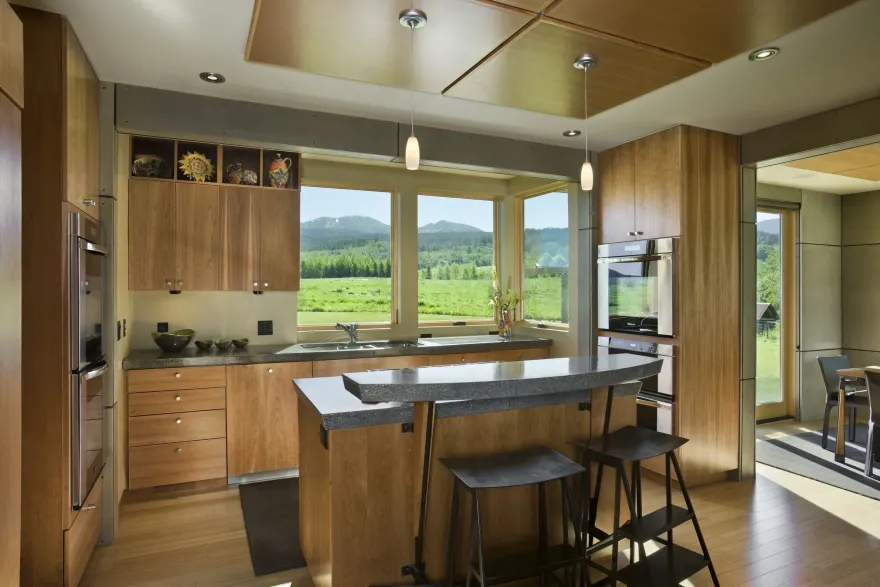 翻新改造的现代家庭别墅-18