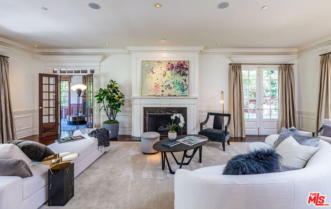 Beverly Hills Homes are Luxurious, Beautiful -- and Expensive-9