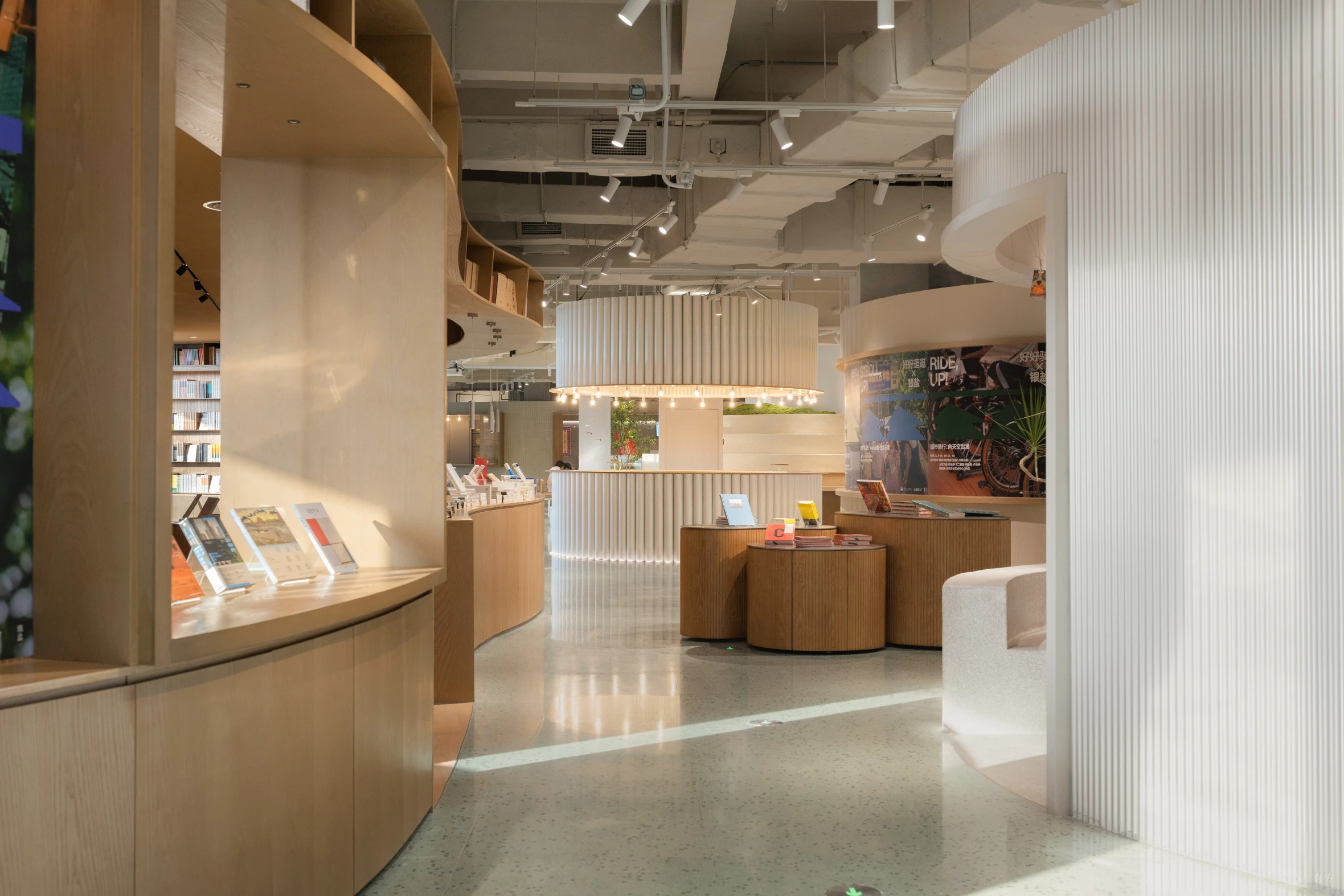 “大屋顶SPACE银盐”集合空间丨中国杭州丨B.L.U.E.建筑设计事务所-7