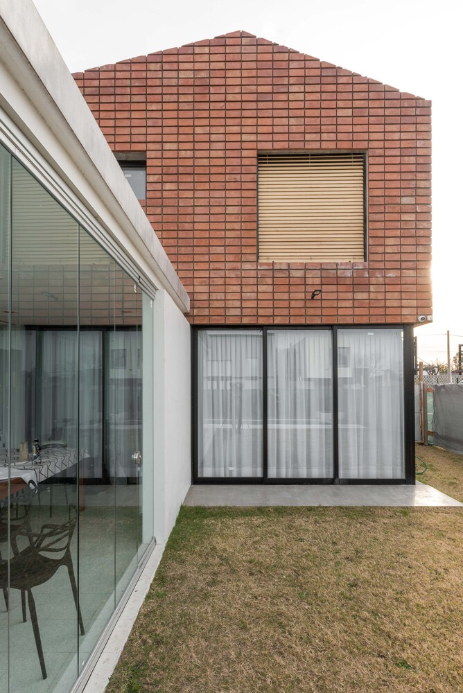 坚固的博伊斯之家丨阿根廷拉普拉塔丨Paralelo Colectivo-25