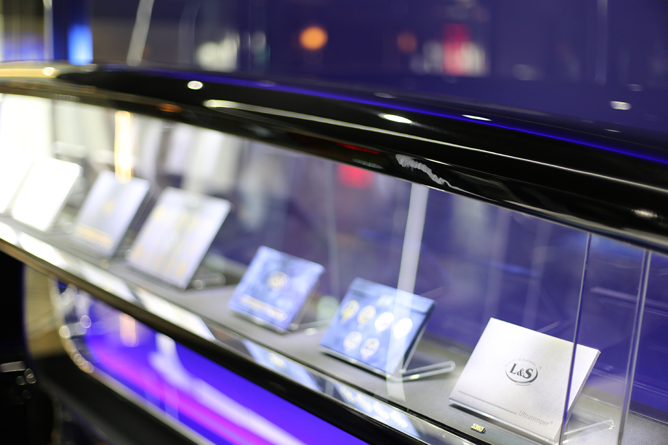 乌克兰科技未来主义展厅设计-23