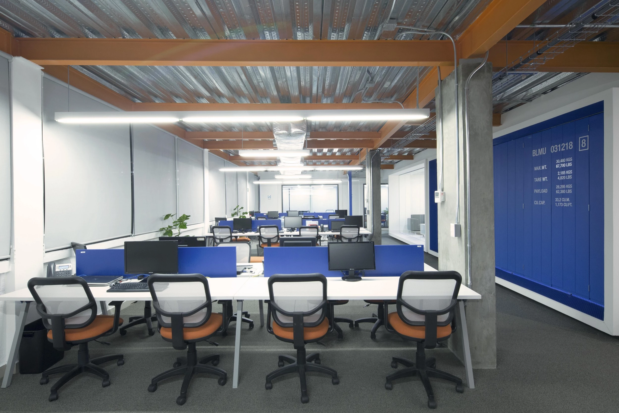 物流公司 BLU · 现代集装箱风格办公室设计-9