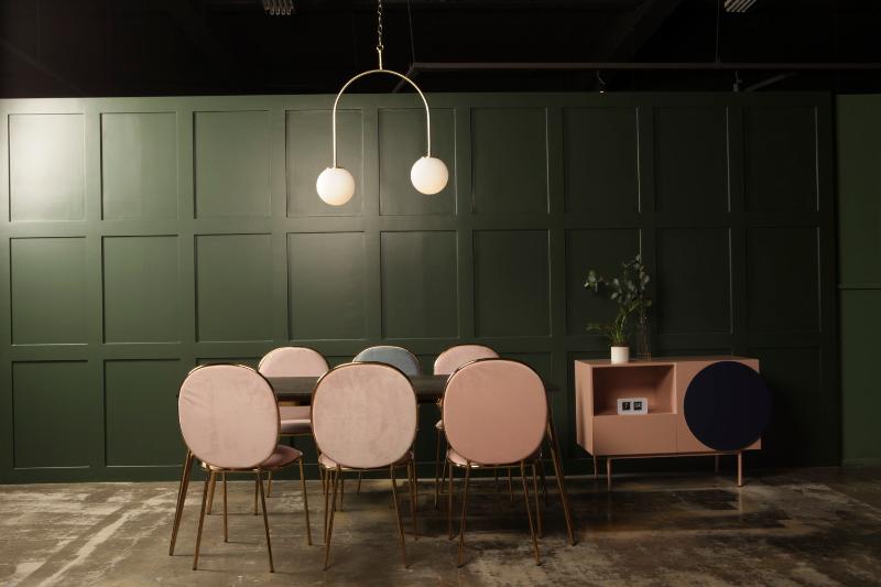 多样风格演绎的 200 平家具公司展示空间-13