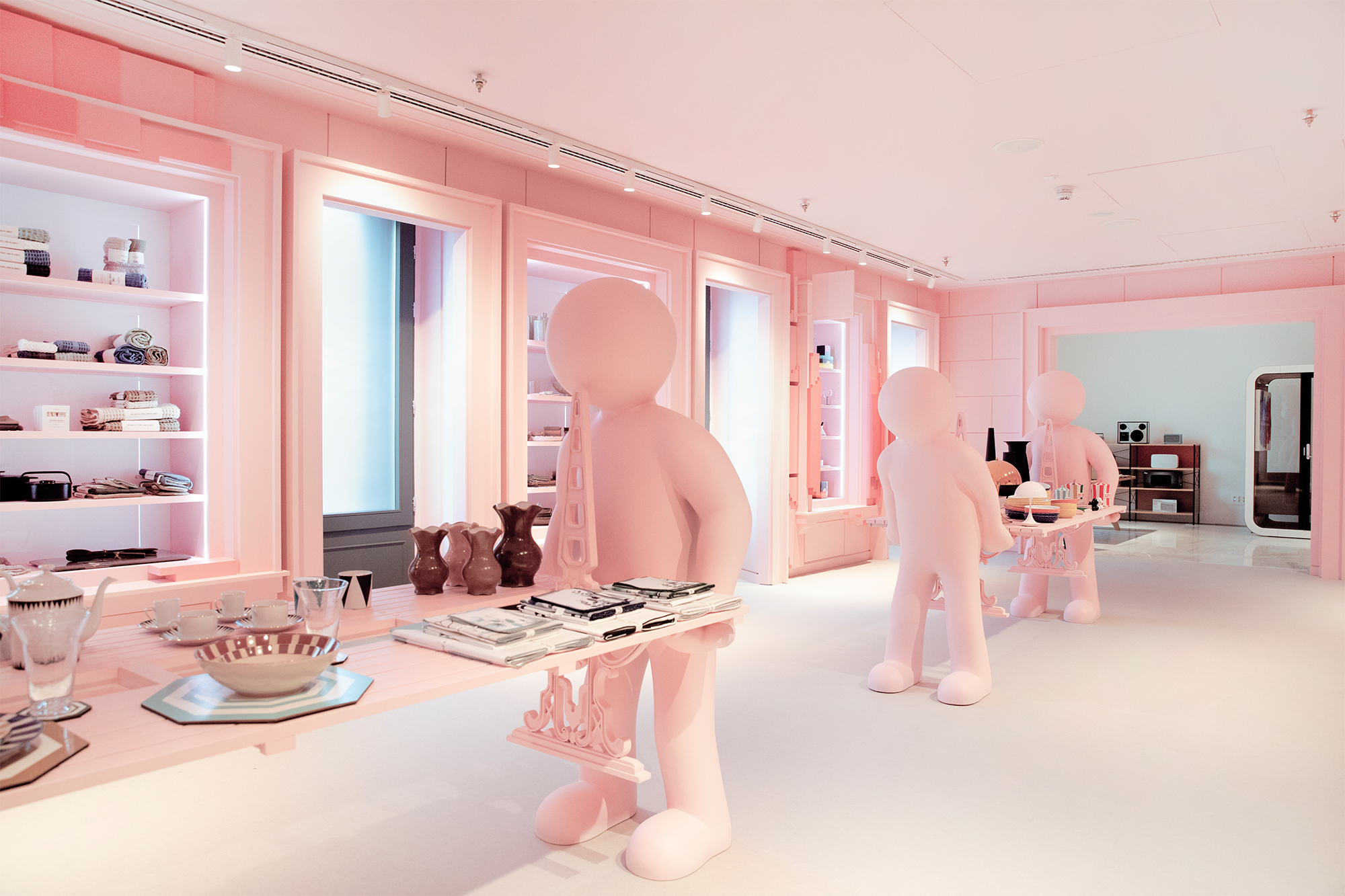 WOW 在线购物体验店丨西班牙马德里丨External Reference-78