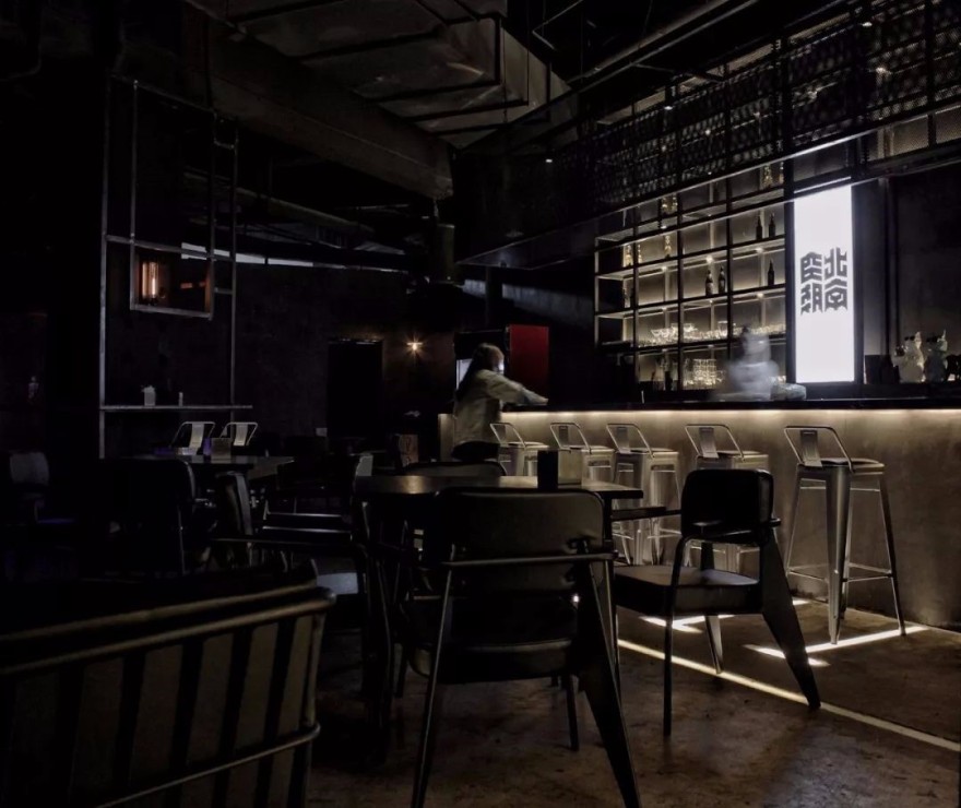 水泥工业风酒吧,诠释现代空间美学-7